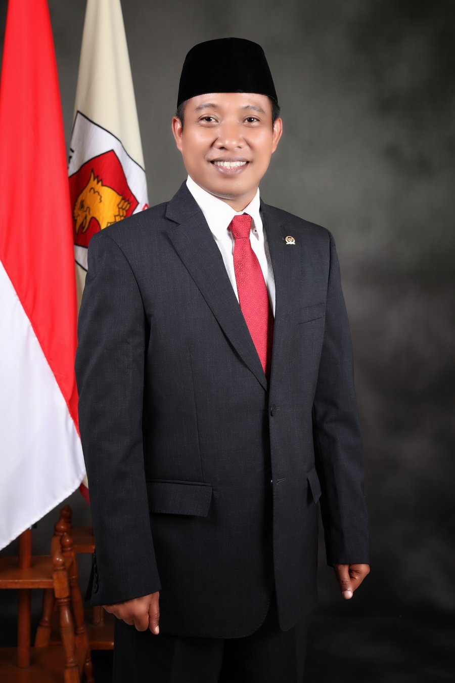 Elnino M. Husein Mohi, potret formal